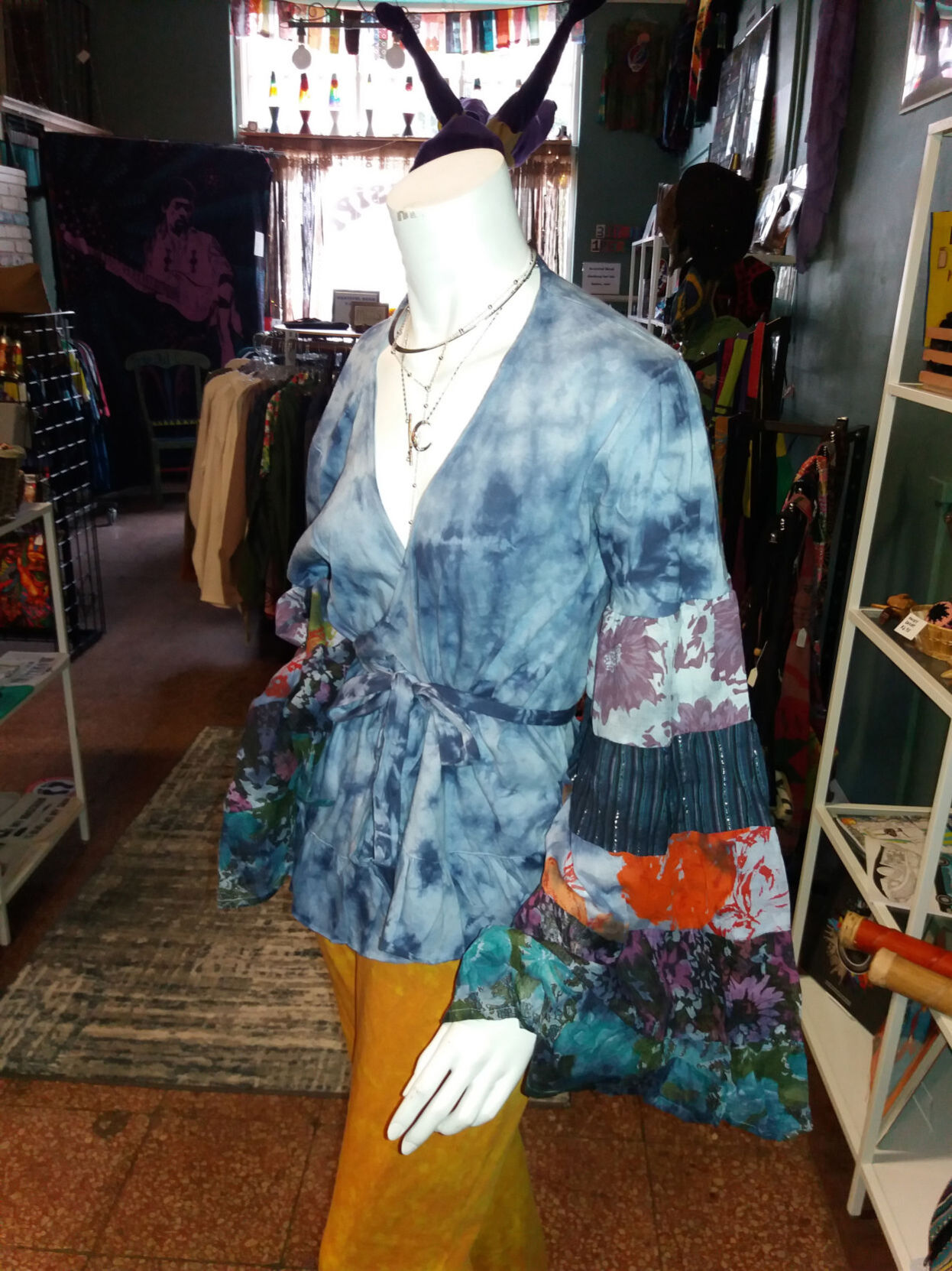 Chic tie-dye blouse
